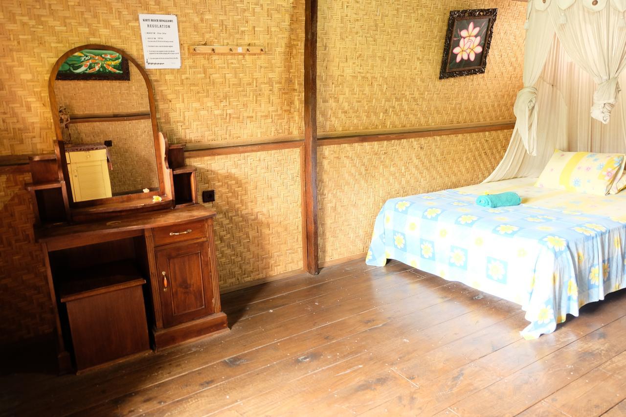 Kerti Beach Bungalow And Restaurant Padangbai  Eksteriør bilde